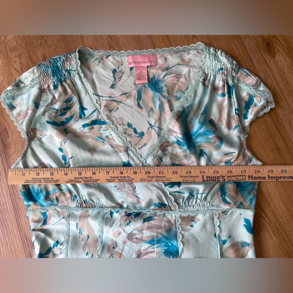 Bandolino silk floral blouse, size 12 - Picture 7 of 9